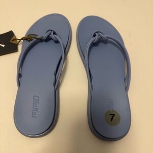 NWT Olukai ‘AKA Sandals Cloud Blue - Size 7‎